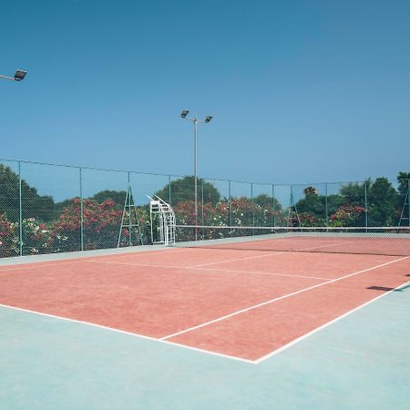 伊波罗之星度假酒店 Saïdia 外观 照片 Tennis court