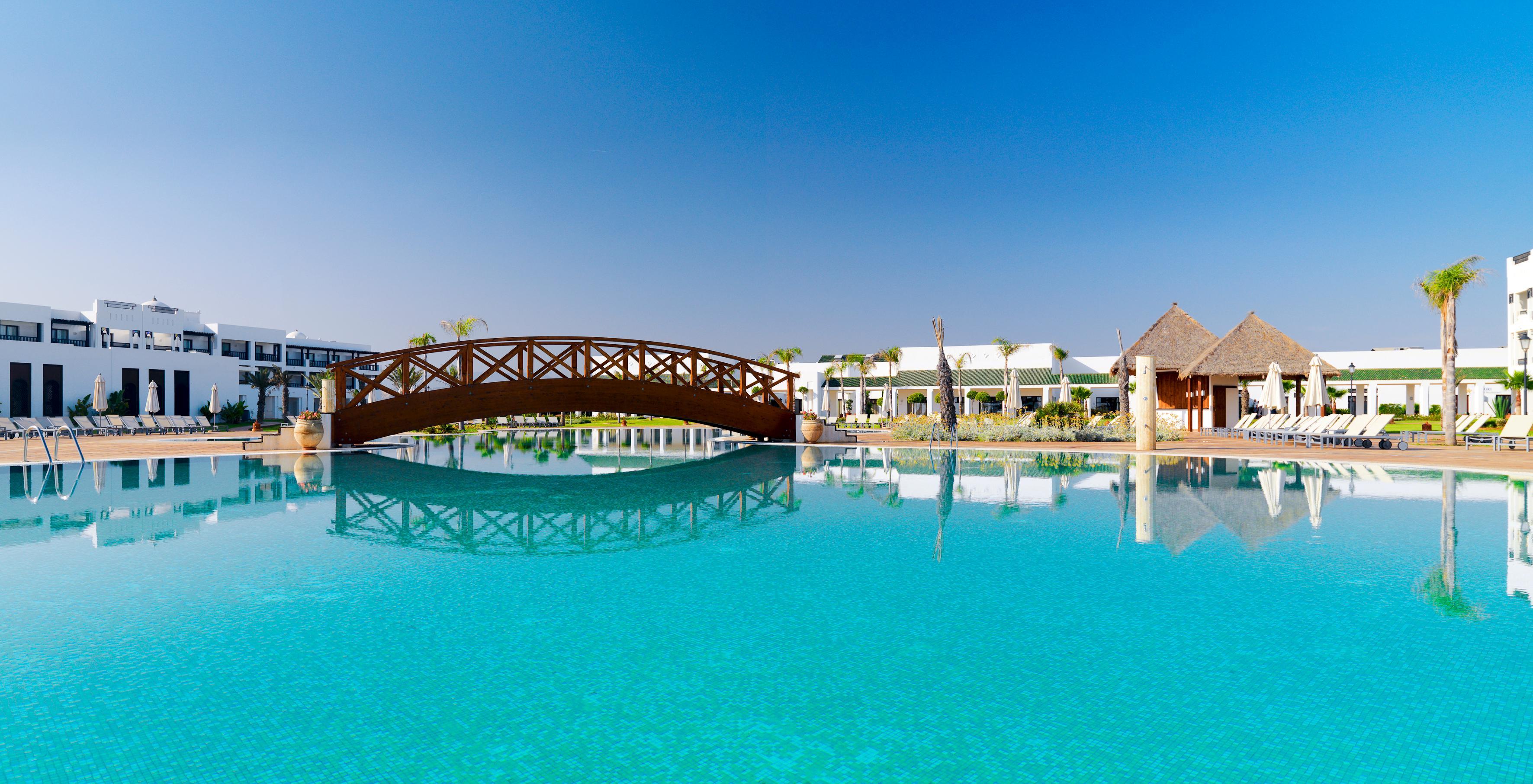 伊波罗之星度假酒店 Saïdia 外观 照片 The resort's main pool
