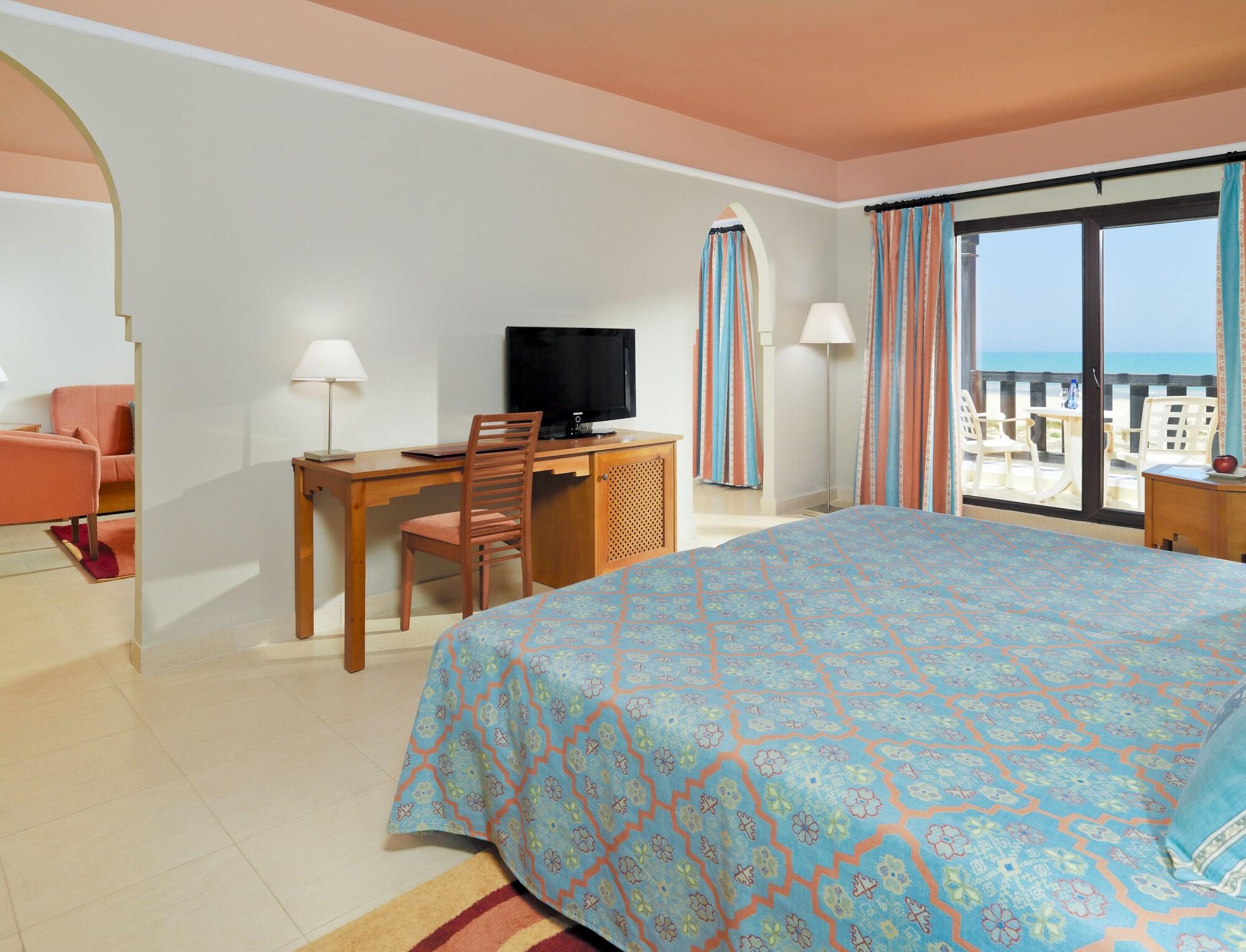 伊波罗之星度假酒店 Saïdia 外观 照片 A typical room at the hotel