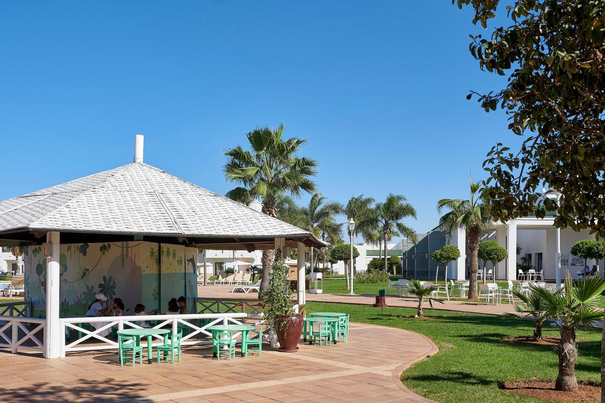 伊波罗之星度假酒店 Saïdia 外观 照片 The campus of the University of Djerba